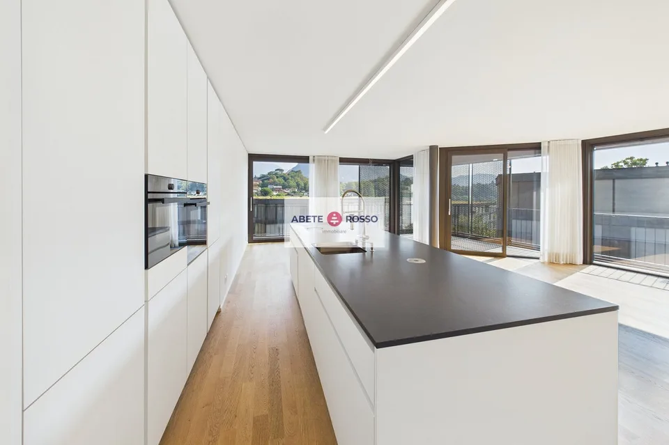 ELEGANTES APPARTMENT: GERÄUMIG, MODERN, ZWISCHEN WOHLBEFINDEN UND NATUR, NAHE BAHNHOF UND ZENTRUM LUGANO – Foto 7 von 28