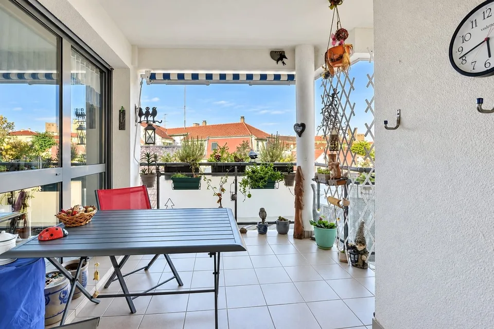 Huningue – Elegant 2-Bedroom Apartment with 2 Terraces, Park Views & 2 Garages – photo 2 of 15