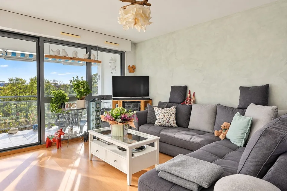 Huningue – Elegant 2-Bedroom Apartment with 2 Terraces, Park Views & 2 Garages – photo 6 of 15