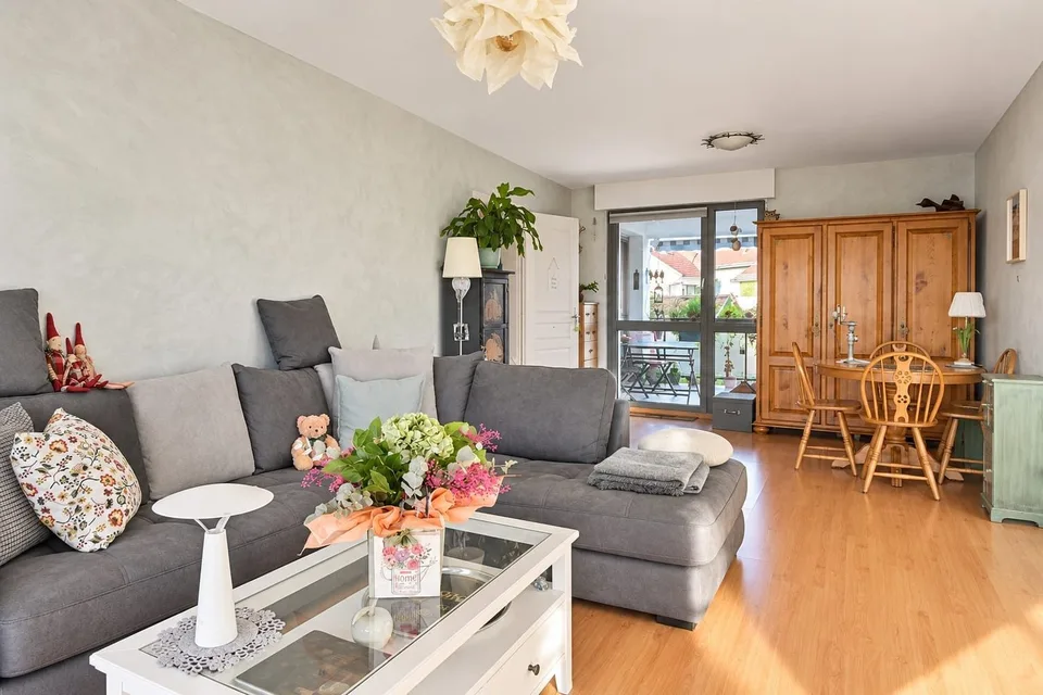 Huningue – Elegant 2-Bedroom Apartment with 2 Terraces, Park Views & 2 Garages – photo 8 of 15