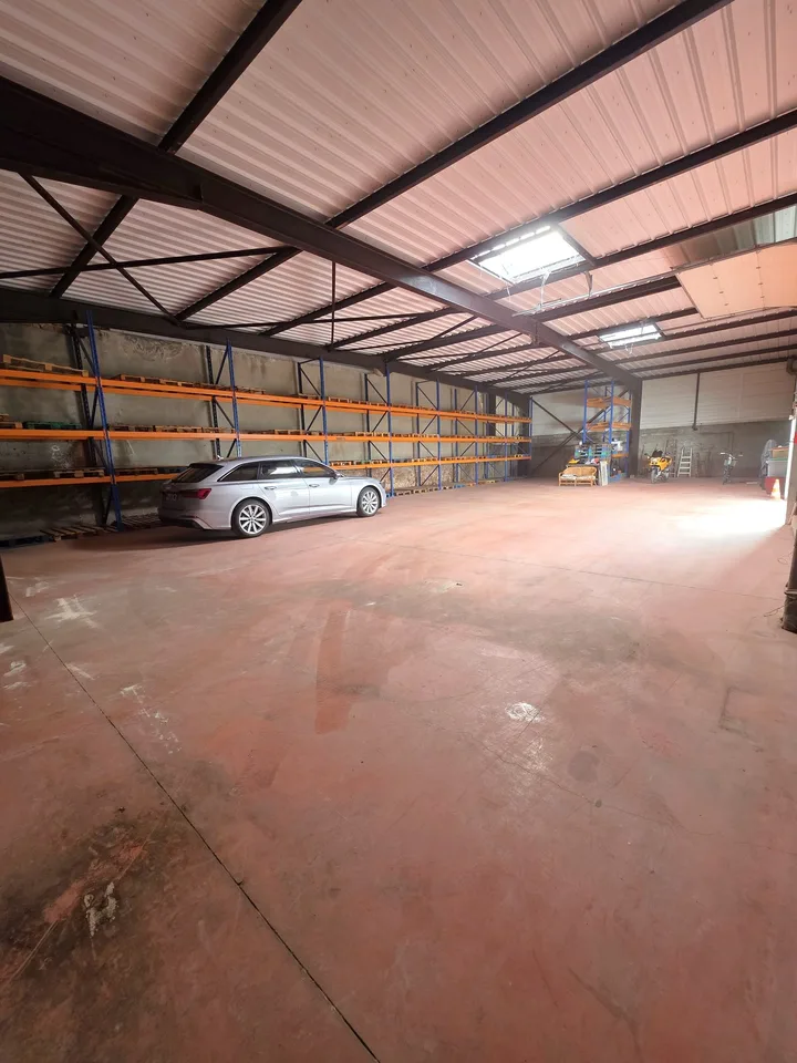 Hangar di stoccaggio – foto 2 di 4