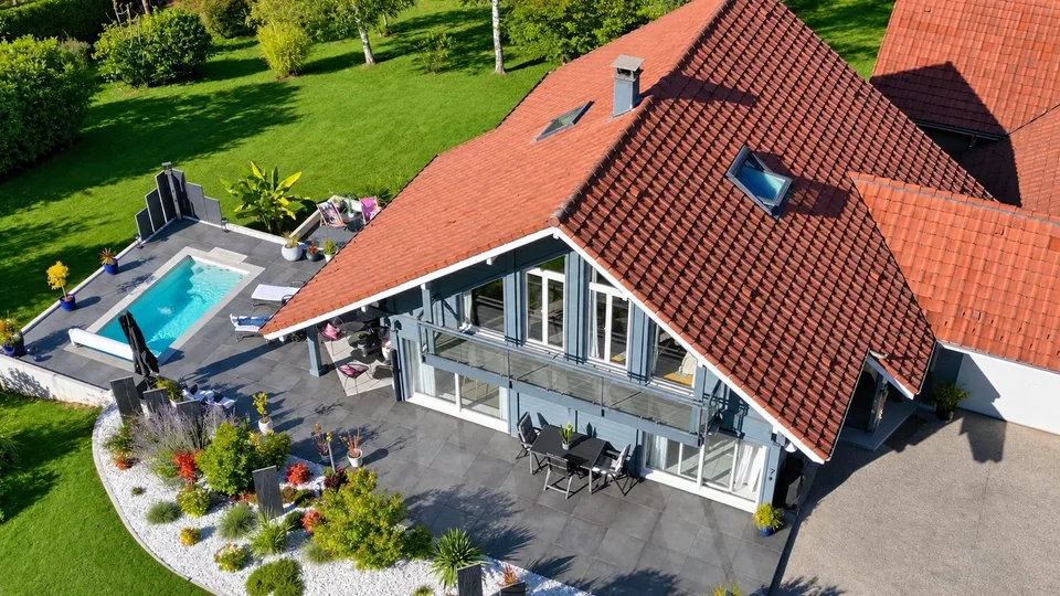 Chalet contemporaneo di 160 m² su 1,56 ettari di terreno con strutture equestri – foto 7 di 30