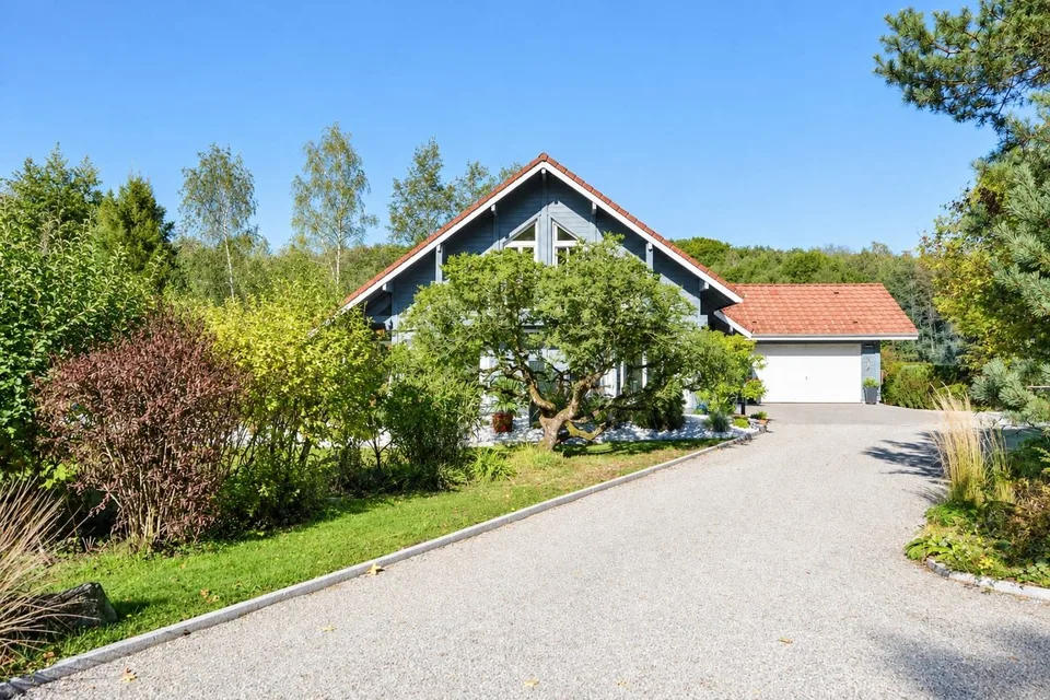 Chalet contemporaneo di 160 m² su 1,56 ettari di terreno con strutture equestri – foto 11 di 30