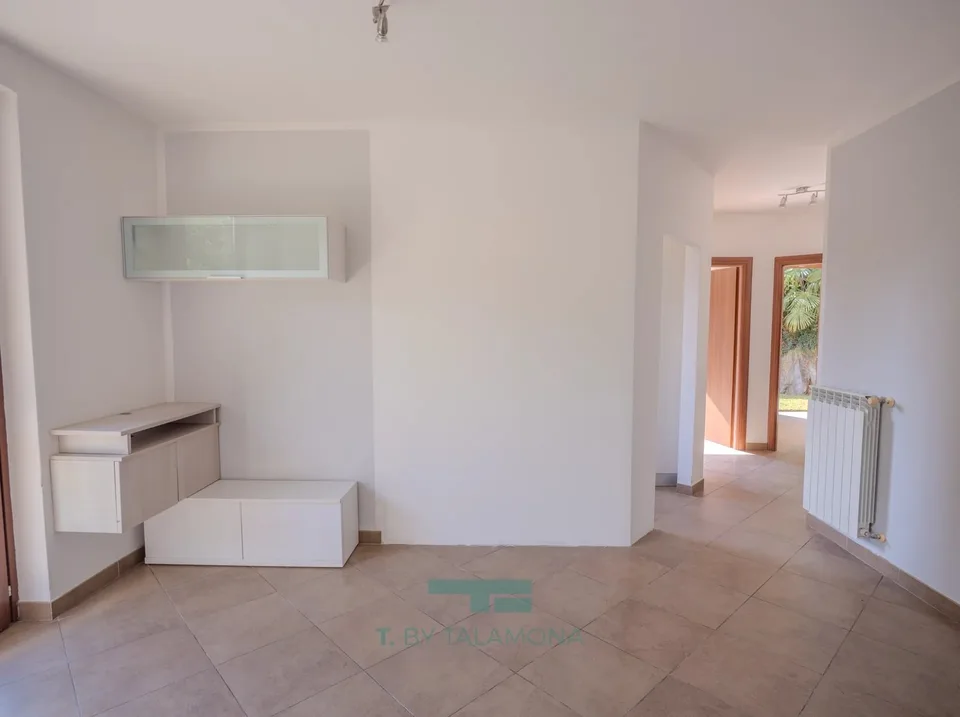 Apartment with garden and garage – photo 5 of 13