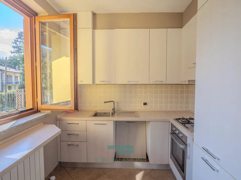 Apartment with garden and garage – photo 8 of 13