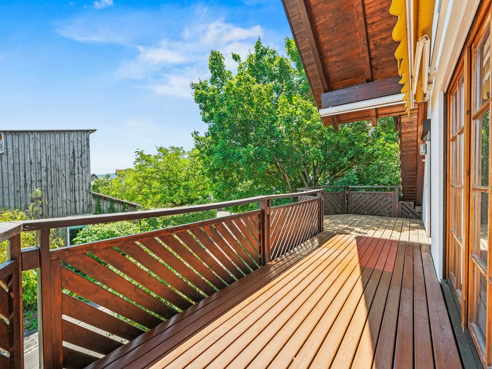 Charmante 5.5-Zimmer-Dachgeschosswohnung mit Panoramablick in Gaienhofen – Foto 9 von 17