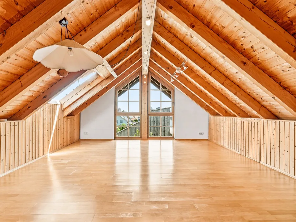 Charmante 5.5-Zimmer-Dachgeschosswohnung mit Panoramablick in Gaienhofen – Foto 14 von 17