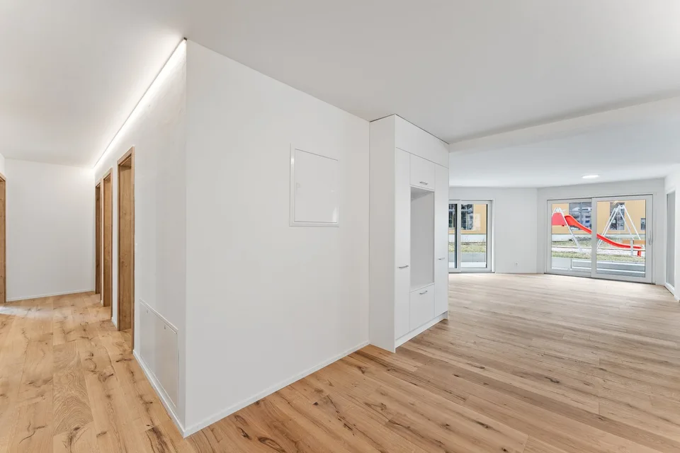 möbiliertes WG Zimmer in 5.5-Z-Gartenwohnung - Neubau – Foto 6 von 14