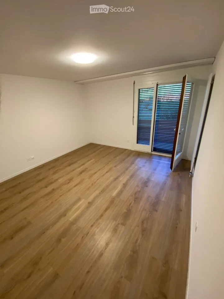 2.5 Zimmer mit Seesicht – Foto 2 von 5