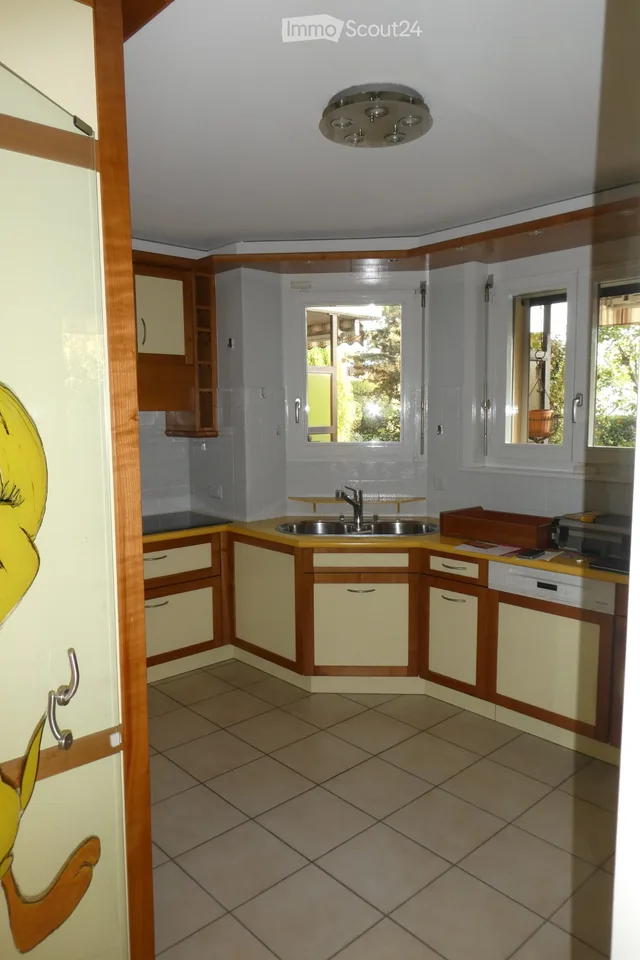 Prächtige 4,5-Zimmer-Wohnung mit Terrasse, Garten und großem Abstellraum – Foto 3 von 5