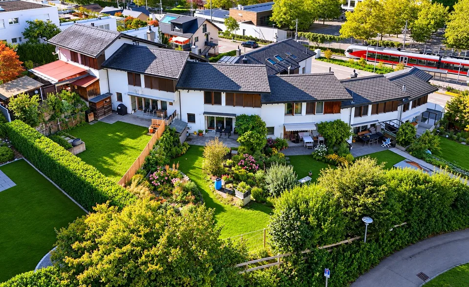 Ein Zuhause mit Charakter, Garten und Raum für Ihre Ideen – in Wilen bei Wollerau – Foto 2 von 23