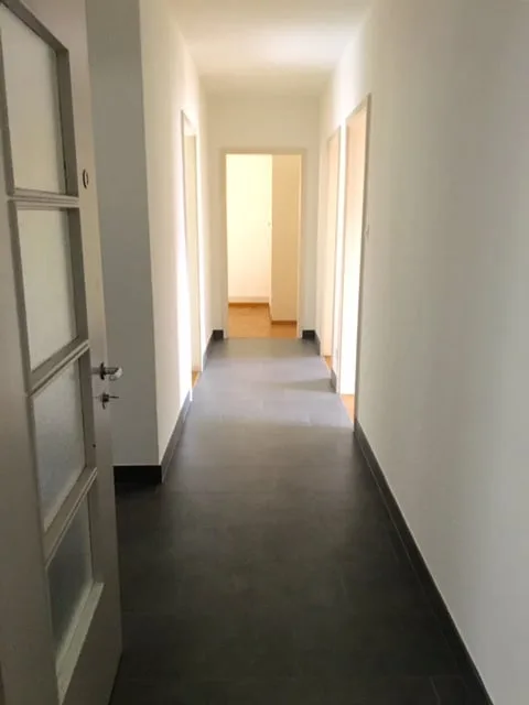 Appartamento di 3 locali con balcone e vista sulla verde – foto 8 di 10