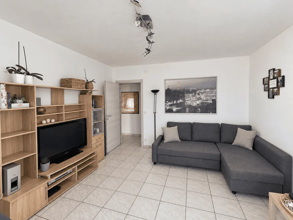 INTERESSANTE APPARTAMENTO 2.5 VICINO AL CENTRO – foto 4 di 13