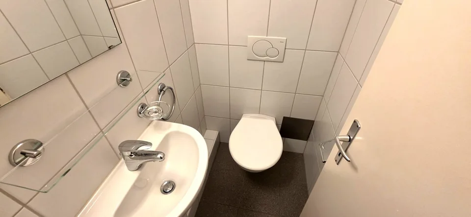 APPARTAMENTO 2 LOCALI CON DUE BALCONI VICINO CLARAMATTE – foto 3 di 7