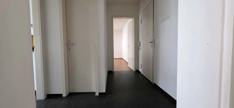 APPARTAMENTO 2 LOCALI CON DUE BALCONI VICINO CLARAMATTE – foto 7 di 7