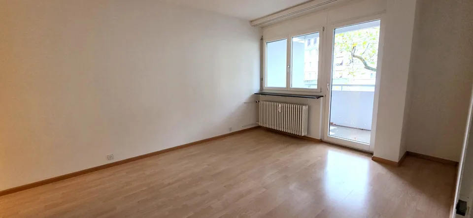 APPARTAMENTO 2 LOCALI CON DUE BALCONI VICINO CLARAMATTE – foto 5 di 7