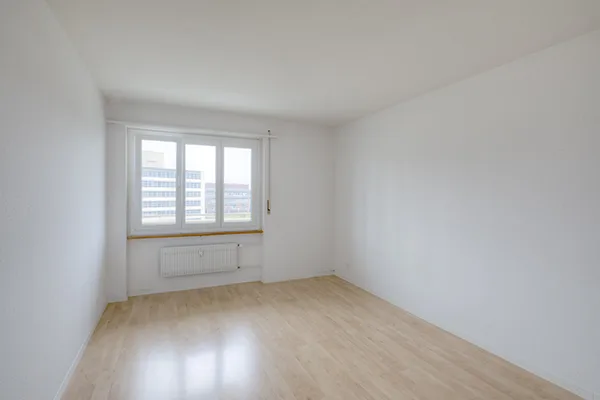 Appartamento di 4 locali con due balconi al 1° piano a Liebefeld – foto 4 di 12