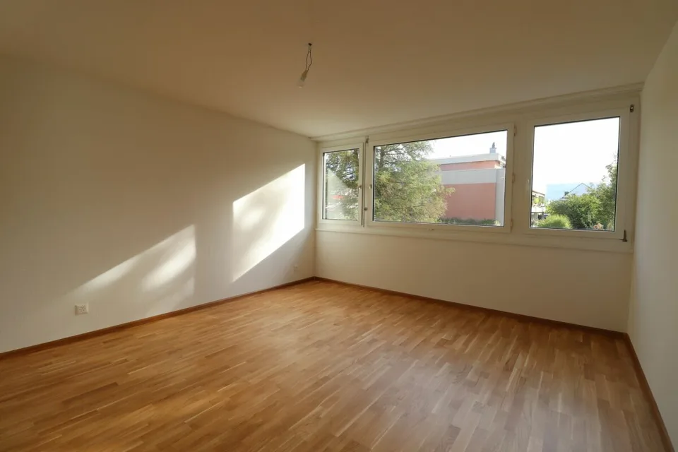 Nähe Mischelicenter- moderne und helle 3 1/2 Zimmer-Maisonette-Wohnung mit Gartensitzplatz – Foto 9 von 12