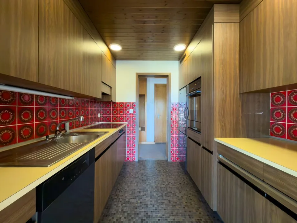 Molto spazio per le proprie idee: appartamento di 4,5 locali con stanza hobby in una posizione tranquilla – foto 11 di 19
