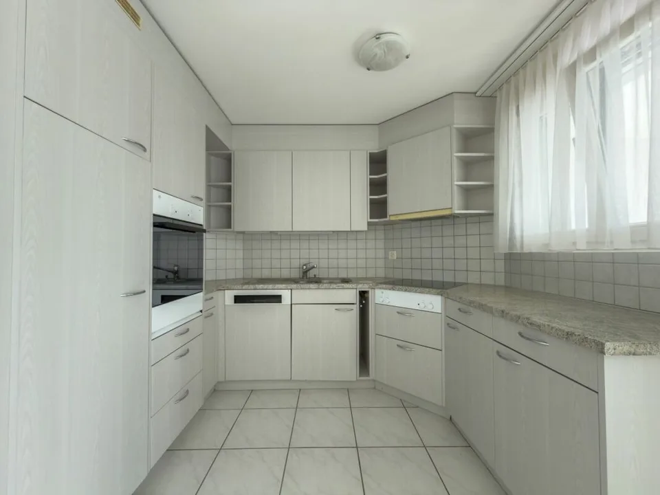Ampio appartamento di 4.5 locali - situato in centro e pratico – foto 5 di 17