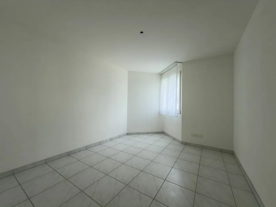 Ampio appartamento di 4.5 locali - situato in centro e pratico – foto 8 di 17