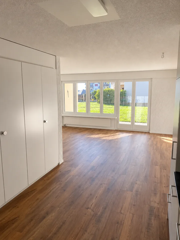 Gemütliche 1-Zimmer-Wohnung mit Sitzplatz inkl. Parkplatz – Foto 2 von 6