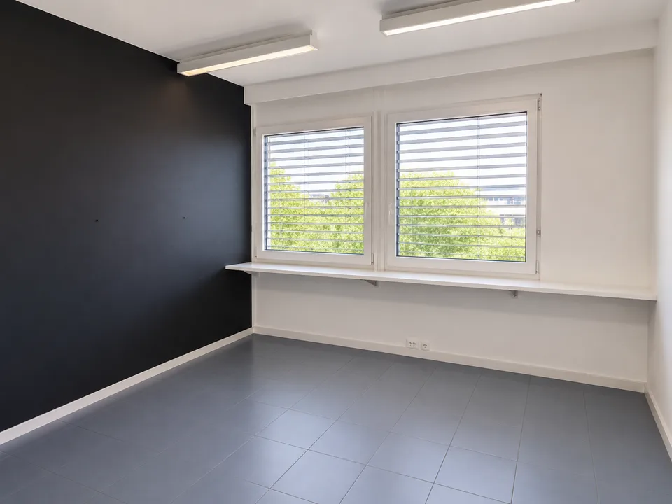 Moderne Büroräume an der Werkstrasse in Lyss – photo 4 of 5