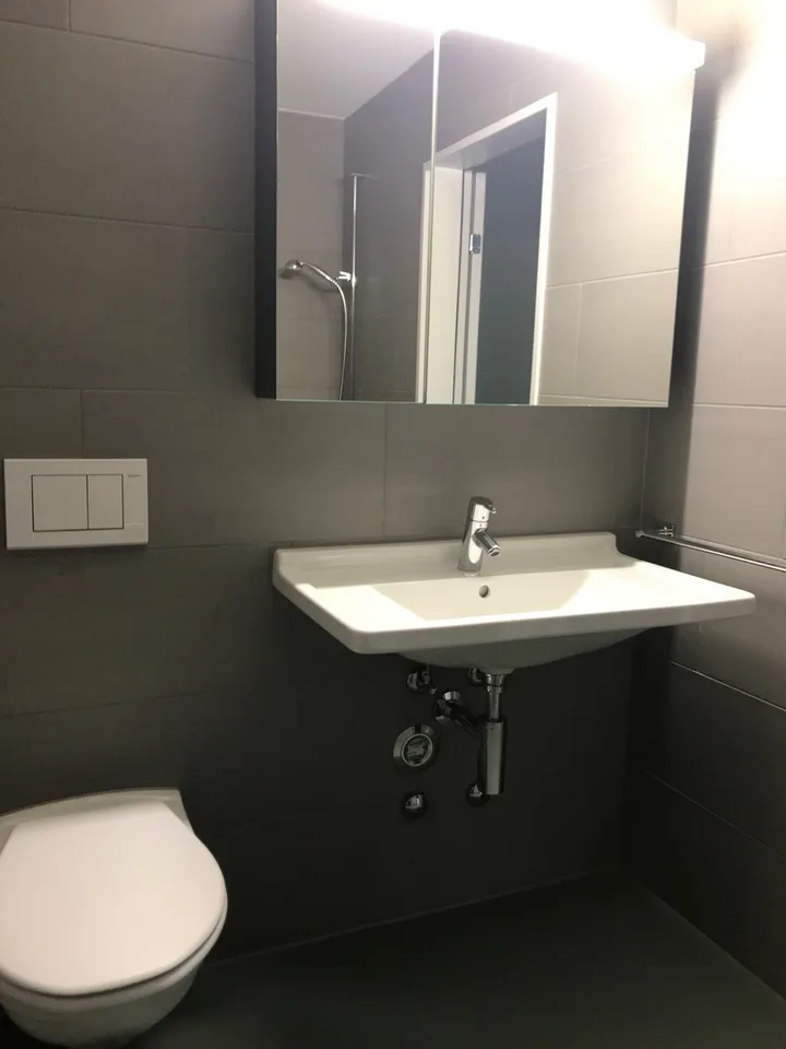 Appartamento moderno con loggia, 2 celle umide, torre di lavaggio privata – foto 4 di 8