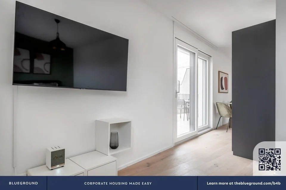 Appartement rénové 1,5 pièces, cave, W/T. 3 minutes au cœur de Wiedikon – photo 4 sur 13