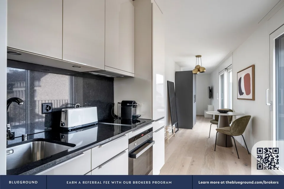 Appartement rénové 1,5 pièces, cave, W/T. 3 minutes au cœur de Wiedikon – photo 8 sur 13