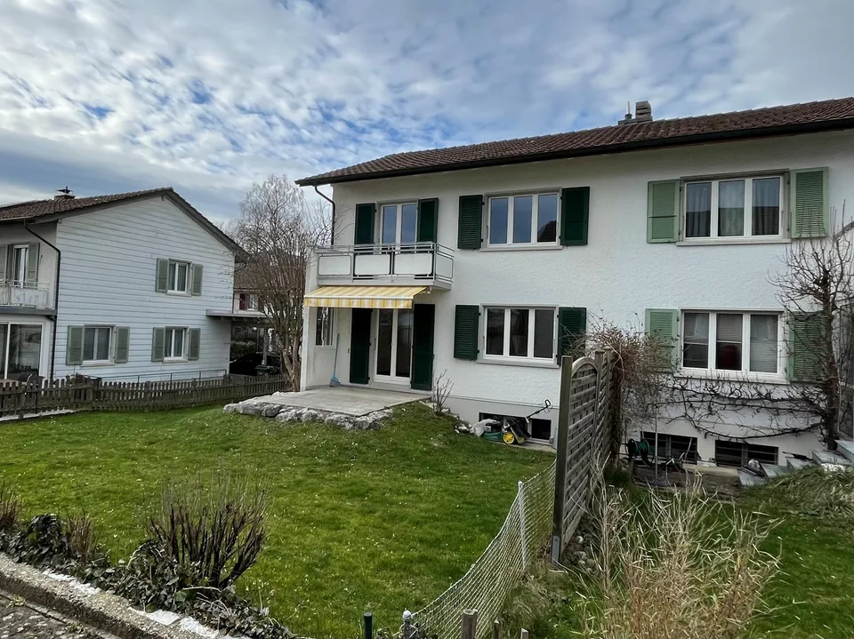 Casa a schiera di 5 camere in una zona tranquilla a Feldbrunnen – foto 2 di 16