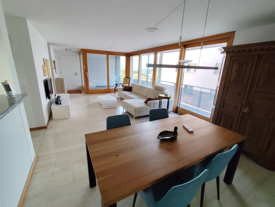 Appartamento di 4.5 locali rinnovato e ammobiliato – ideale come casa secondaria – photo 2 sur 16