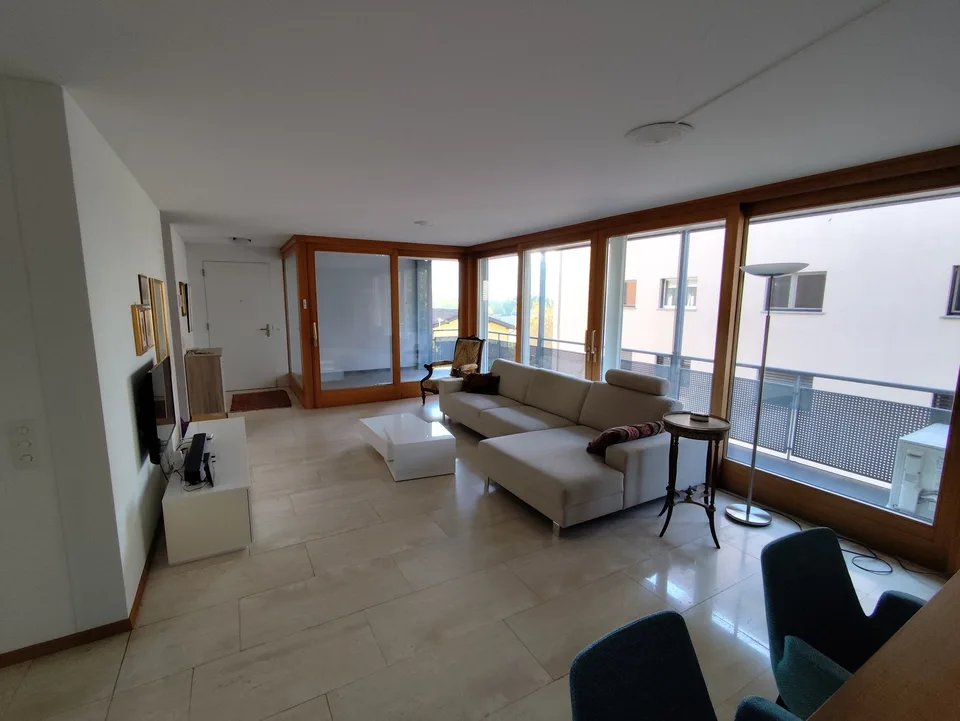 Appartamento di 4.5 locali rinnovato e ammobiliato – ideale come casa secondaria – photo 3 sur 16