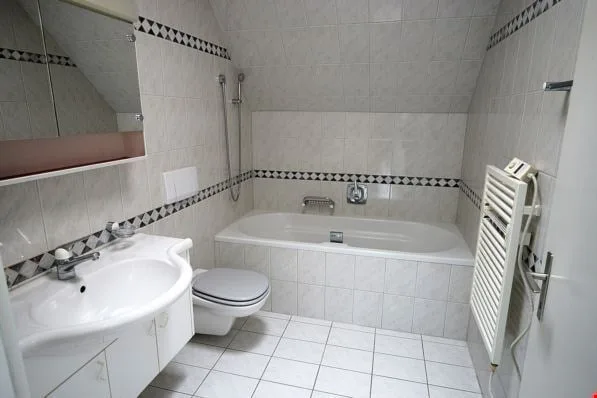 5½ Zimmer-Dachwohnung mit Atrium (3 abgeschlossene Räume) – Foto 6 von 8