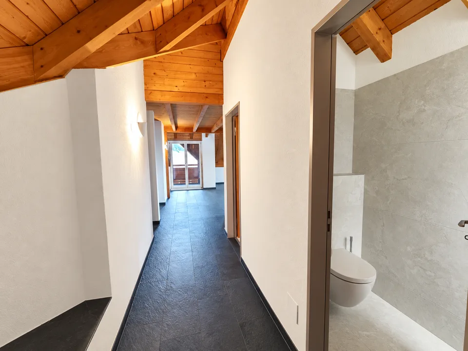 Maisonetta ristrutturata di 4,5 locali in posizione centrale – disponibile immediatamente – foto 9 di 17