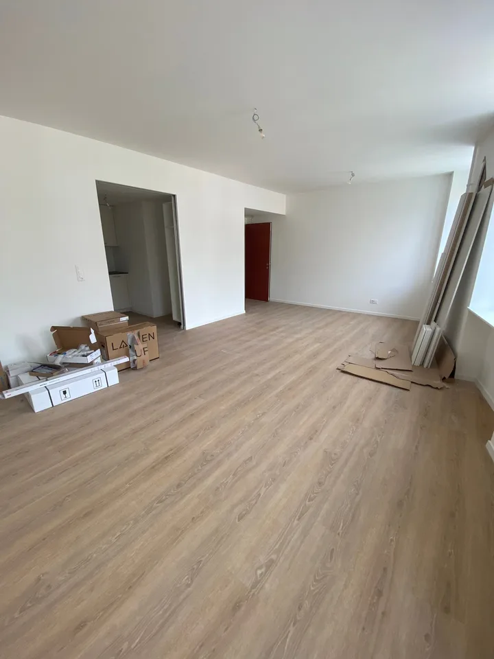 Sehr schönes renoviertes Studio im Herzen von Delémont – Foto 2 von 6