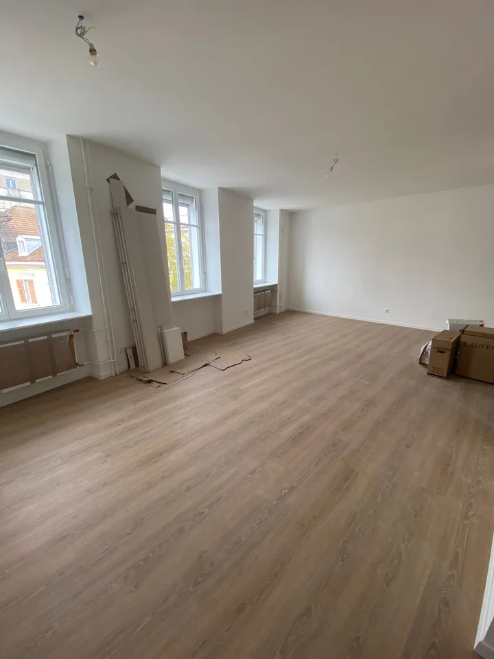 Sehr schönes renoviertes Studio im Herzen von Delémont – Foto 3 von 6