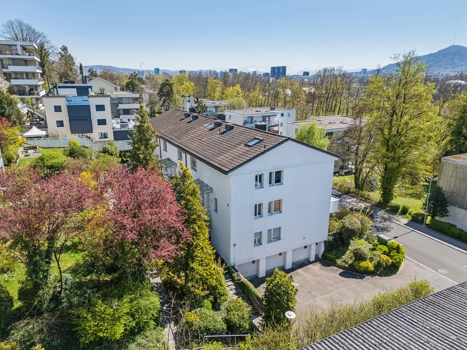 Modernes möbliertes Zimmer mit privatem Zugang in Oberengstringen – foto 21 di 23