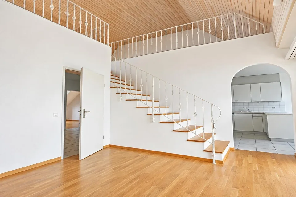 Maisonette Dachwohnung mit Cheminée und Waschturm – Foto 10 von 13