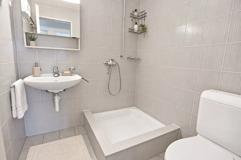 Maisonette Dachwohnung mit Cheminée und Waschturm – Foto 6 von 13