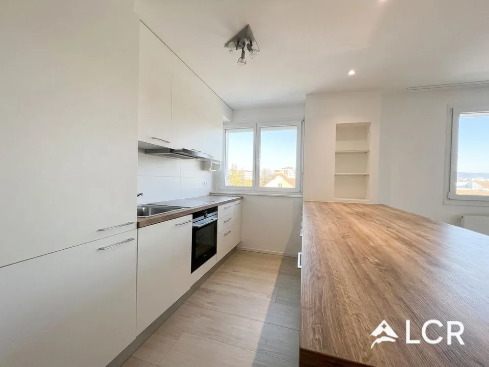Bell'appartamento di 3.5 locali / 2 camere da letto / 2 bagni / 1 balcone / 2 posti auto – foto 3 di 10