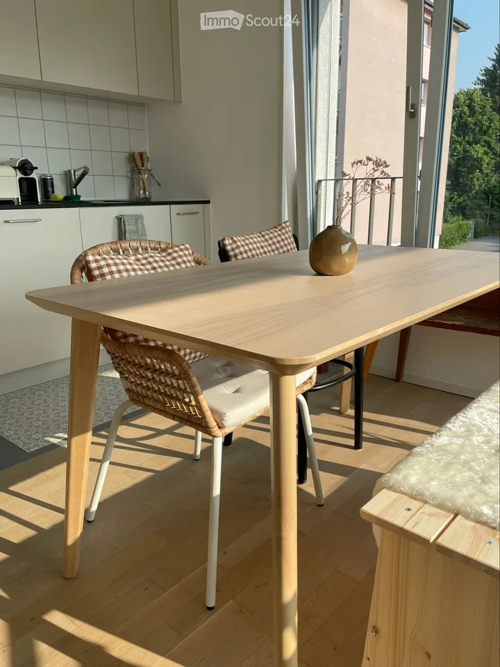 Übergabe des Mietvertrags - 2,5 Zimmer - Innenstadt – Foto 2 von 5