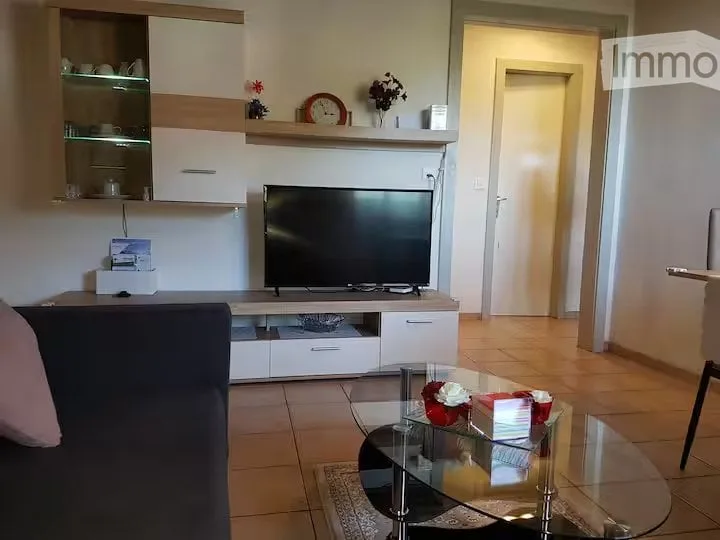Charmantes 3.5 Zimmer-Wohnung, Blick auf den See und die Alpen in St-George – Foto 2 von 8