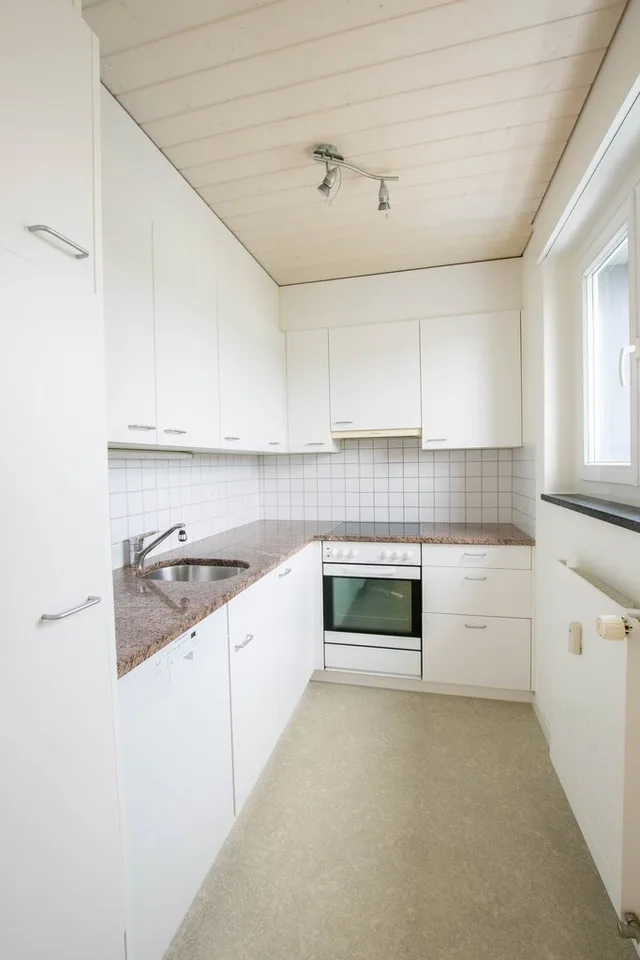 Attikawohnung mit grosser Terrasse an der Landwirtschaftszone in Brügg – Foto 6 von 11