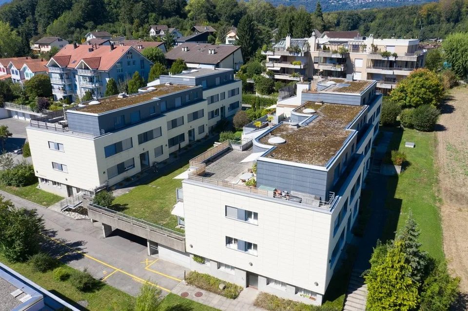 Attikawohnung mit grosser Terrasse an der Landwirtschaftszone in Brügg – Foto 11 von 11