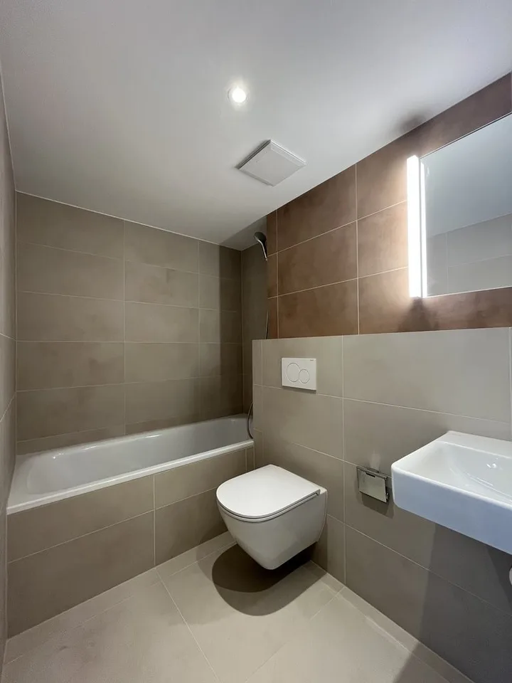 Appartement de 5.5pcs attique rénové à louer à Bienne – photo 4 sur 8