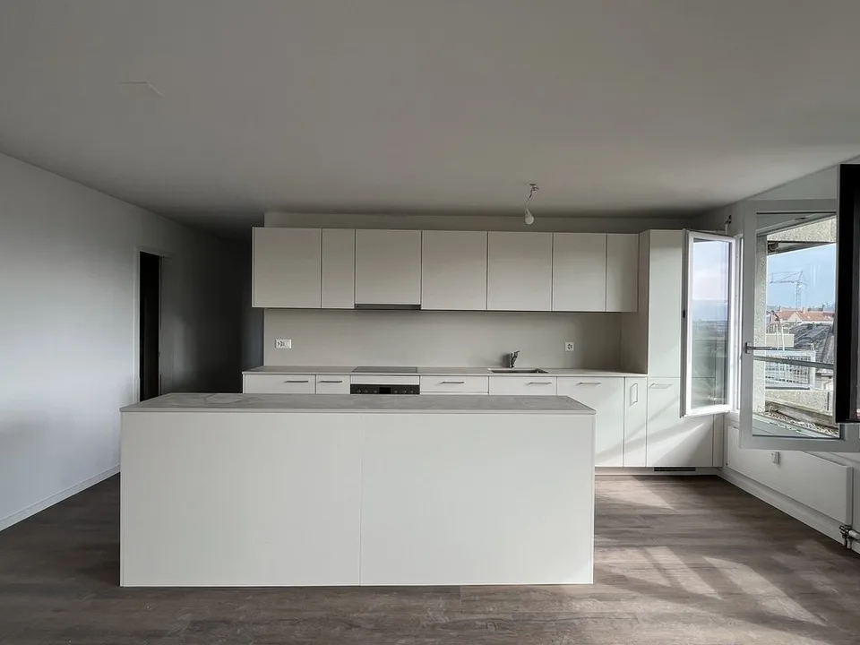 Appartement de 5.5pcs attique rénové à louer à Bienne – photo 2 sur 8