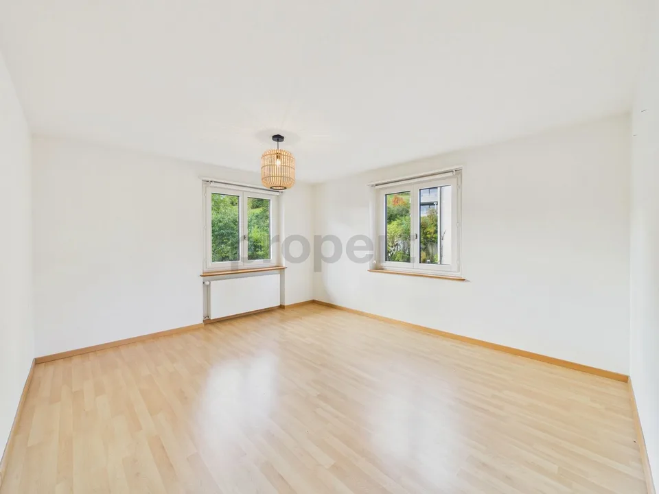 Charmantes Zweifamilienhaus mit Gartenparadies und viel Potenzial in Horgen! – Foto 9 von 13