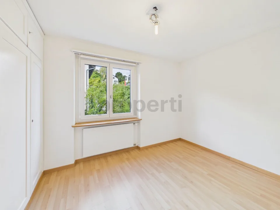 Charmantes Zweifamilienhaus mit Gartenparadies und viel Potenzial in Horgen! – Foto 12 von 13