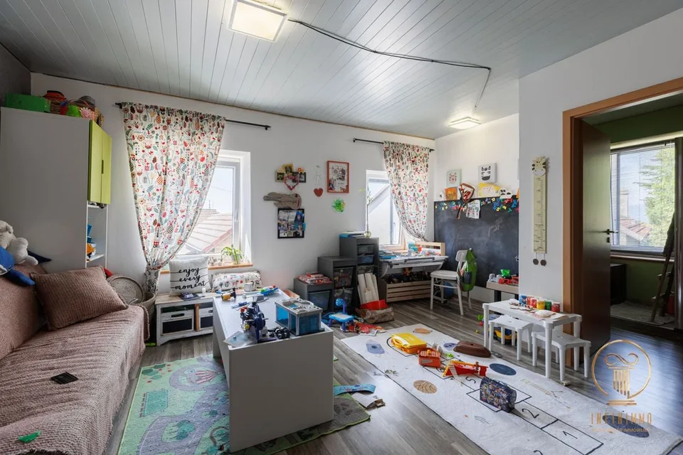 SELTENES OBJEKT, Schönes Dorfhaus im Herzen von Burtigny mit 7,5 Zimmern – Foto 7 von 13